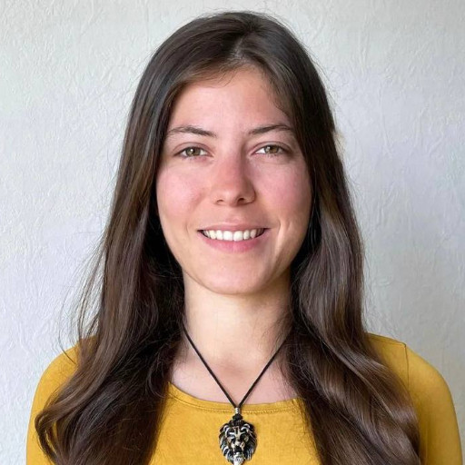 Portrait von Anna-Lena Bach