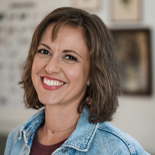 Portrait von Stephanie Doms