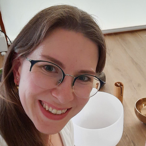 Portrait von Angela Vog